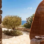 Villa Elegant Seaside Villa, Great Views, Infinity Pool, Lia, Mykonos *