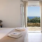 Villa Elegant Seaside Villa, Great Views, Infinity Pool, Lia, Mykonos Kalafati