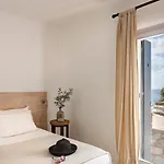 Elegant Seaside Villa, Great Views, Infinity Pool, Lia, Mykonos 卡拉法蒂斯