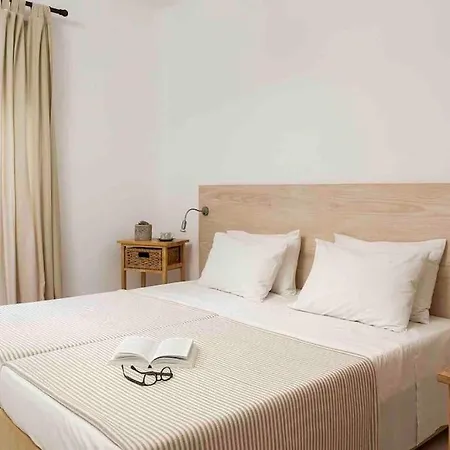 Willa Elegant Seaside Villa, Great Views, Infinity Pool, Lia, Mykonos *