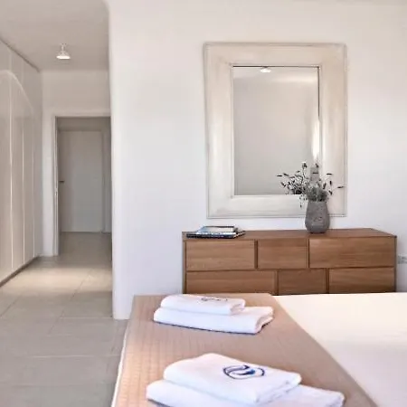 Villa Elegant Seaside Villa, Great Views, Infinity Pool, Lia, Mykonos *