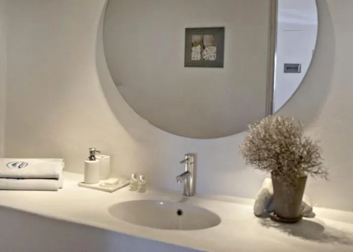 Elegant Seaside Villa, Great Views, Infinity Pool, Lia, Mykonos كالافاتيس