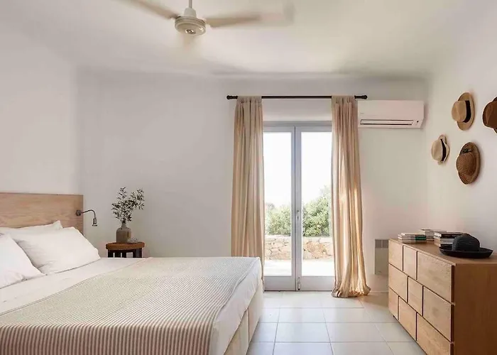 Elegant Seaside Villa, Great Views, Infinity Pool, Lia, Mykonos *