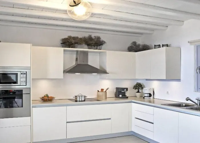 Elegant Seaside Villa, Great Views, Infinity Pool, Lia, Mykonos