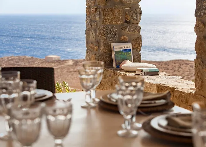 Elegant Seaside Villa, Great Views, Infinity Pool, Lia, Mykonos *